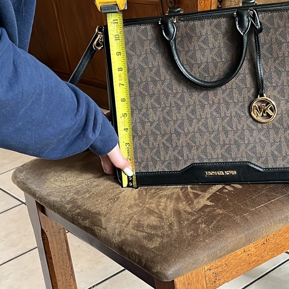 Michael Kors bag - Picture 10 of 12